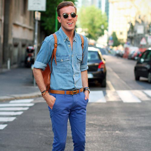 How to Wear a Shirt With Chinos?