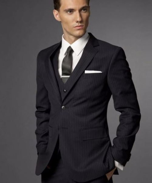 Choose Black Suit For City Wedding
