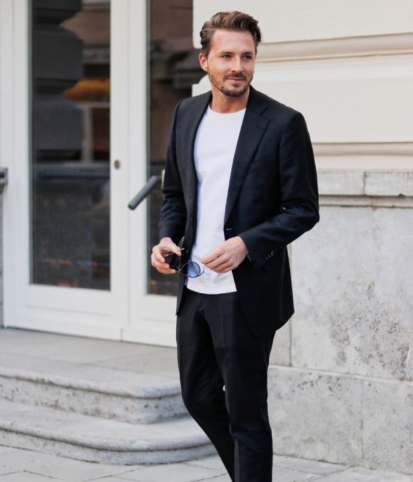 It's Easy To Get A Casual Look, Just By Pairing The Suit With A T-shirt