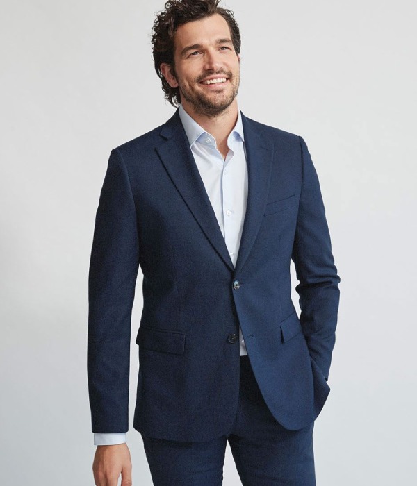 Get The Deal Done By Wearing A Navy Blazer