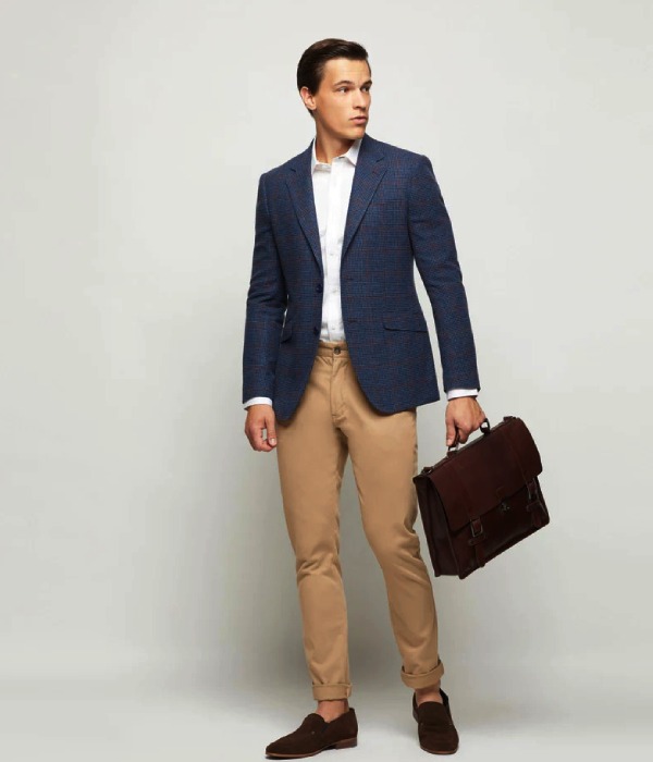 Get Your Perfect Business Look With A Navy Blazer