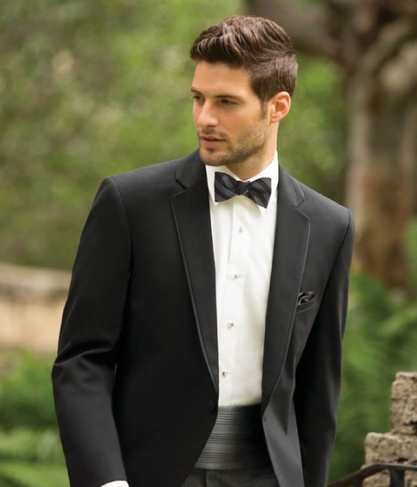 Fall Weddings Call For A Black Tuxedo