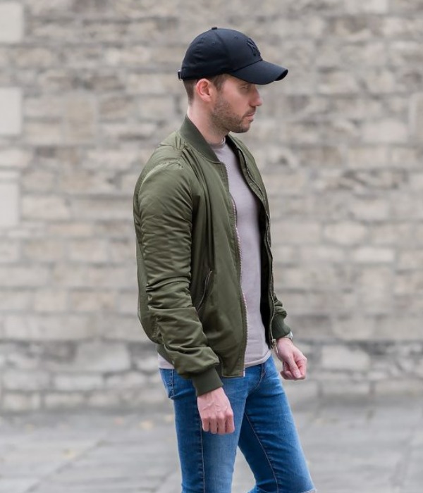 Add A Bomber Jacket In Olive Green To Your Friday Look