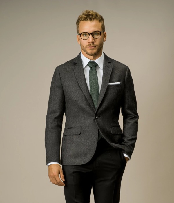 Semiformal Shirt And Gray Knitted Blazer