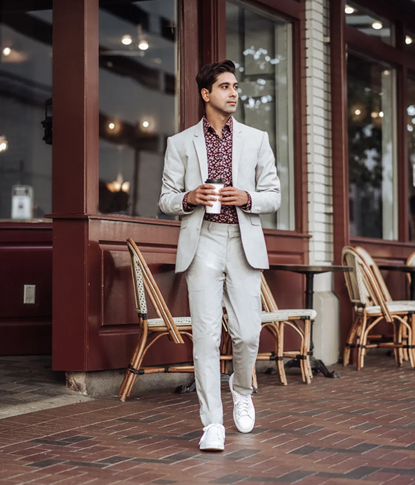 Contrasting Suit Combination For Wednesdays!