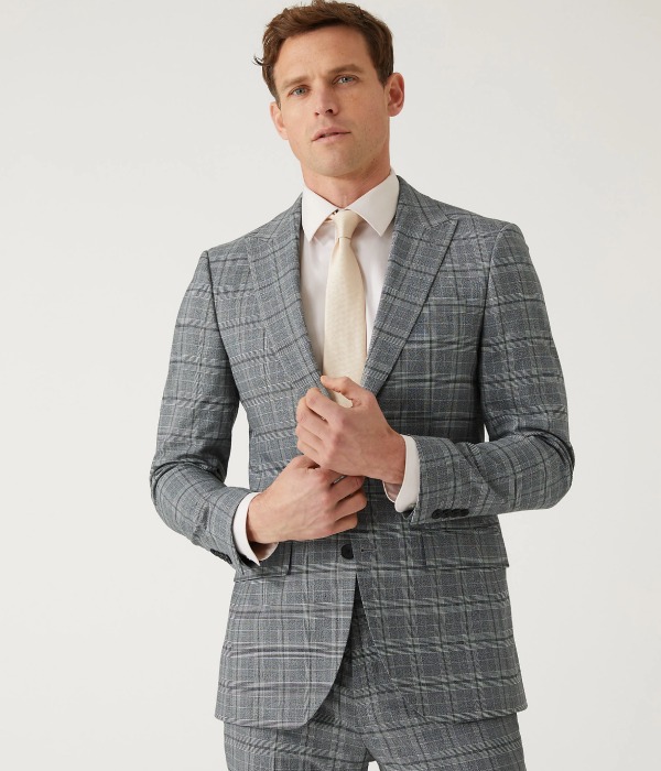 A Perfect Business Causal Blazer On A Spring Day