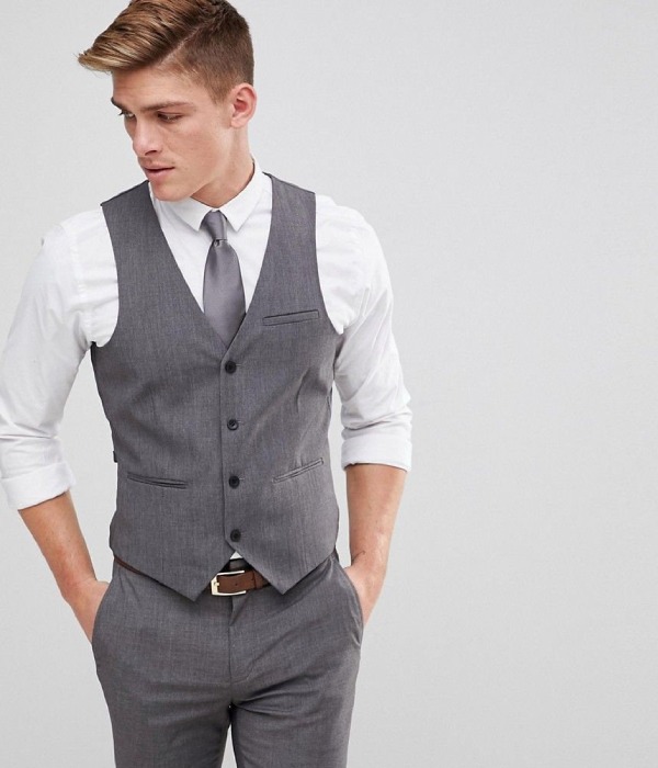 Reduced Layer Tuxedo For Your Hot Season Wedding