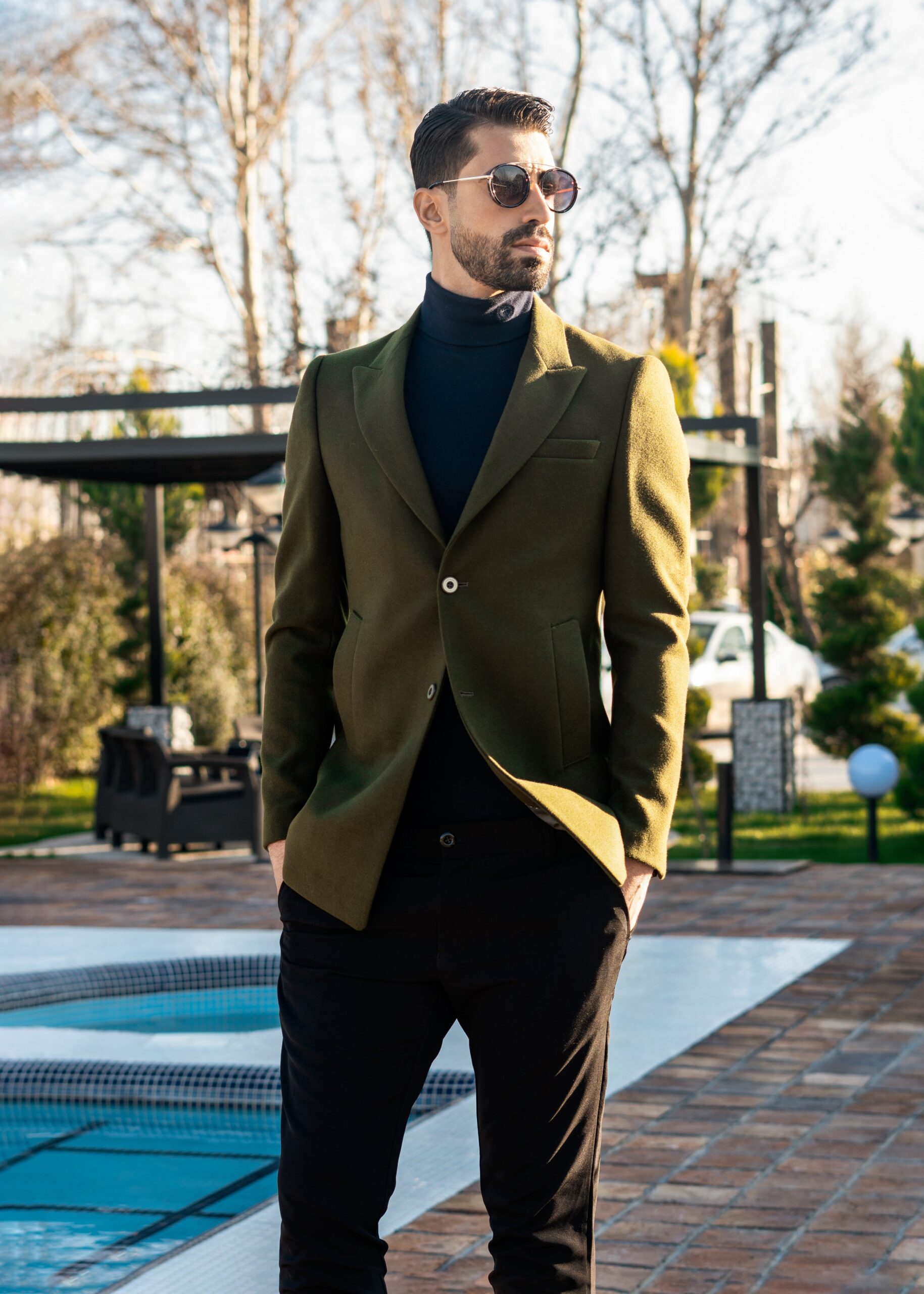 How do I wear a single-breasted, two-button suit?
