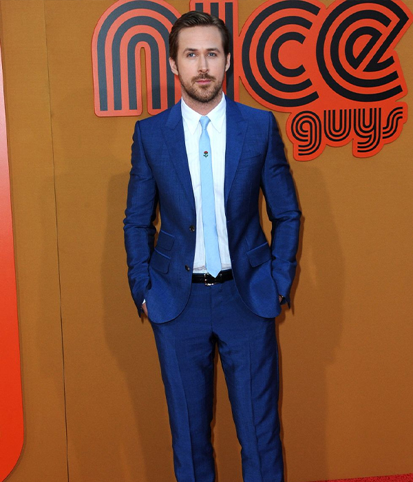 Ryan Gosling’s red carpet outfit!