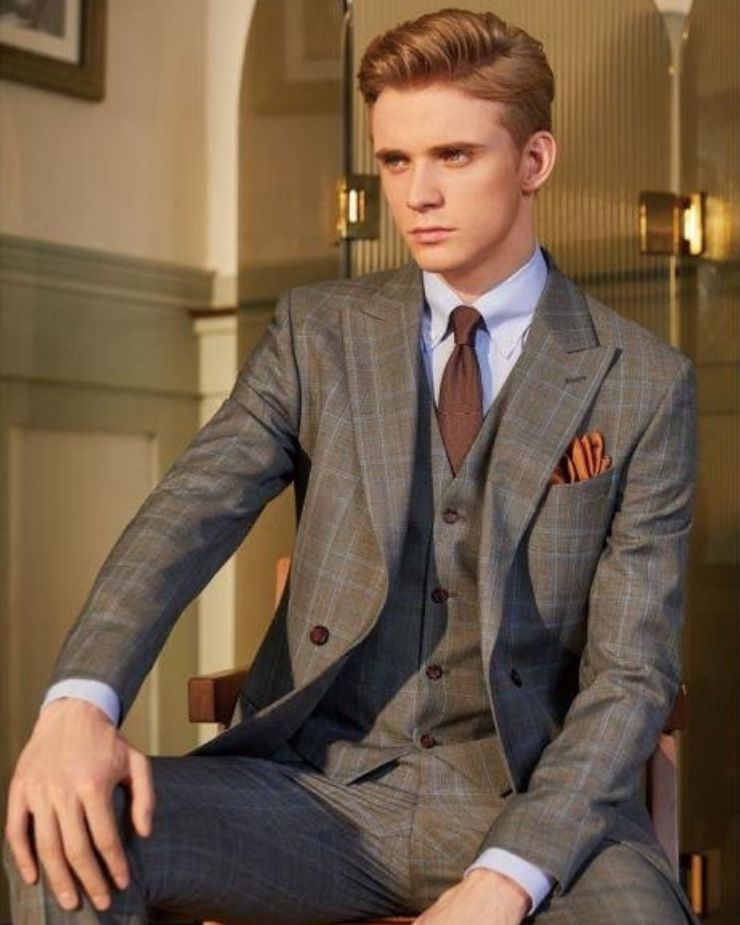 A glen plaid formal wollen suit for men