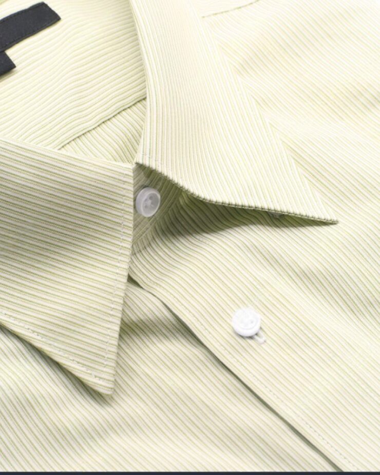 One yellow shirt, but two different looks